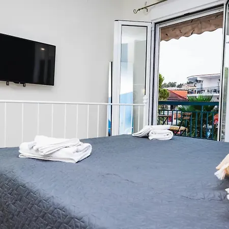 Nowhere * Pefkochori