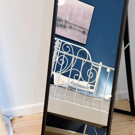 Apartment Nowhere *